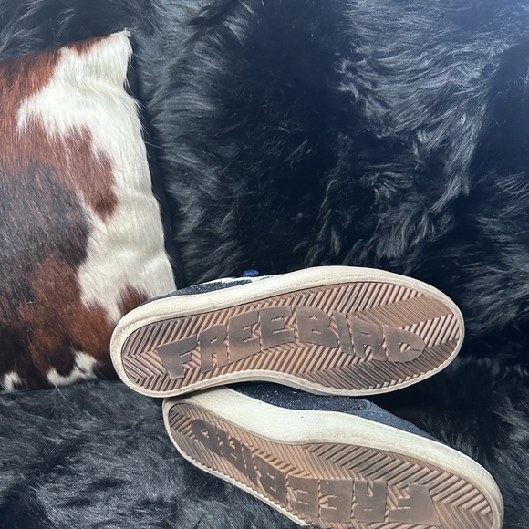 CYBER MONDAY DEALS 
FreeBird 516 Navy Sneakers - Picture 5 of 6